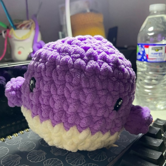 Whale Plushie - Picture 1 of 4